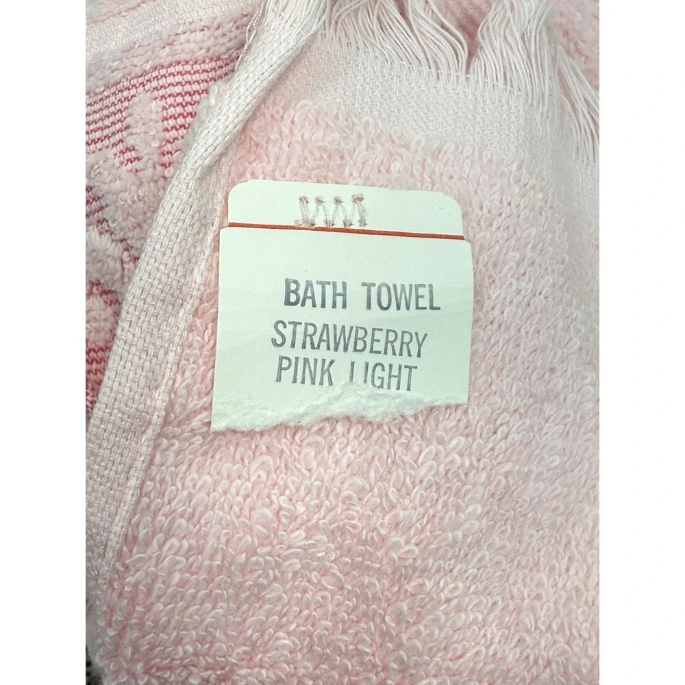 Vintage Cannon Bath Towels Set 2 Pink Sculpted Fringe Made USA 42x22 Cottage NOS